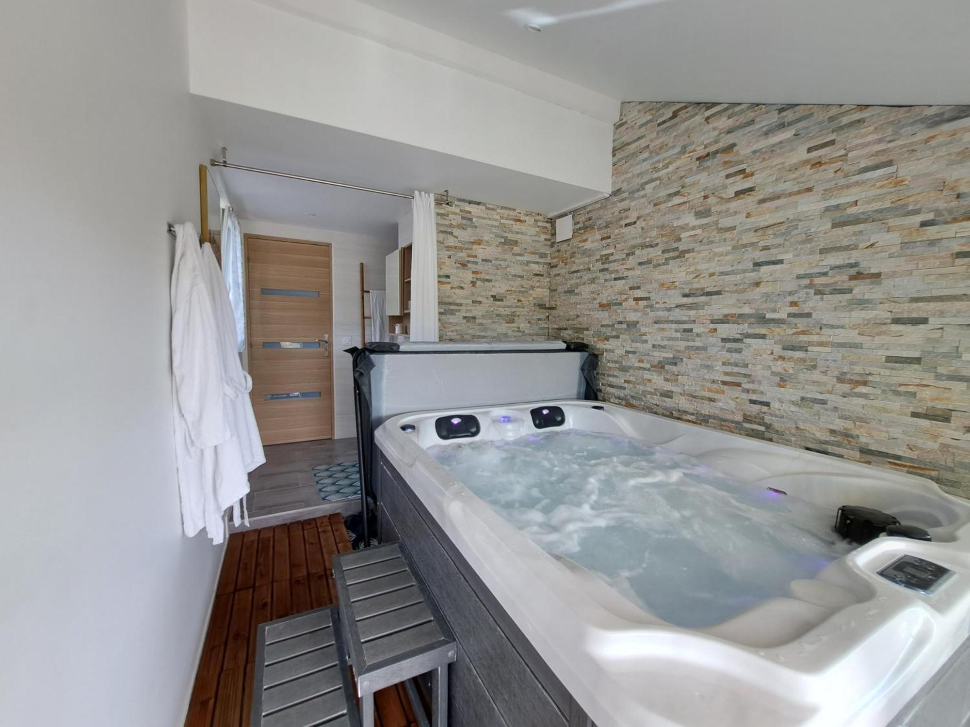Adorelys Sejour Bien Etre - Spa Et Massage Saint-Cassien  Εξωτερικό φωτογραφία