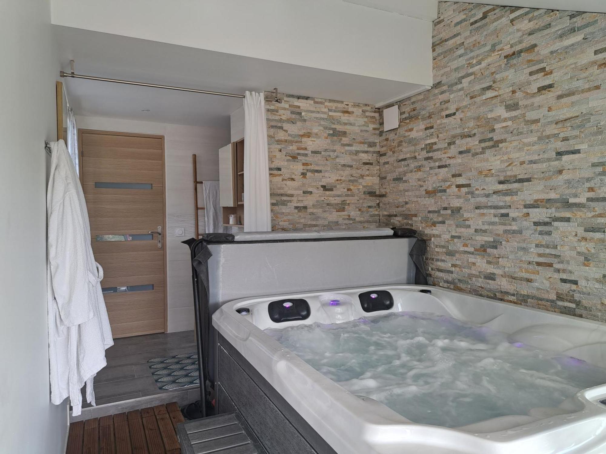Adorelys Sejour Bien Etre - Spa Et Massage Saint-Cassien  Εξωτερικό φωτογραφία